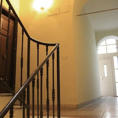 Near Colosseum By Varental 2Br + 1Sb Рим Екстериор снимка