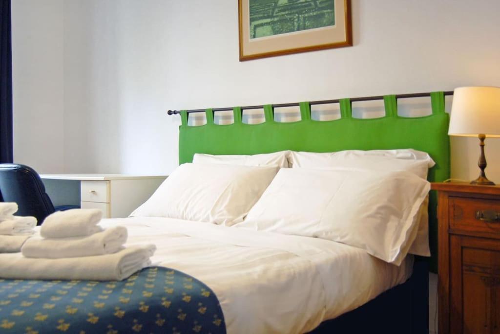 Near Colosseum By Varental 2Br + 1Sb Рим Екстериор снимка